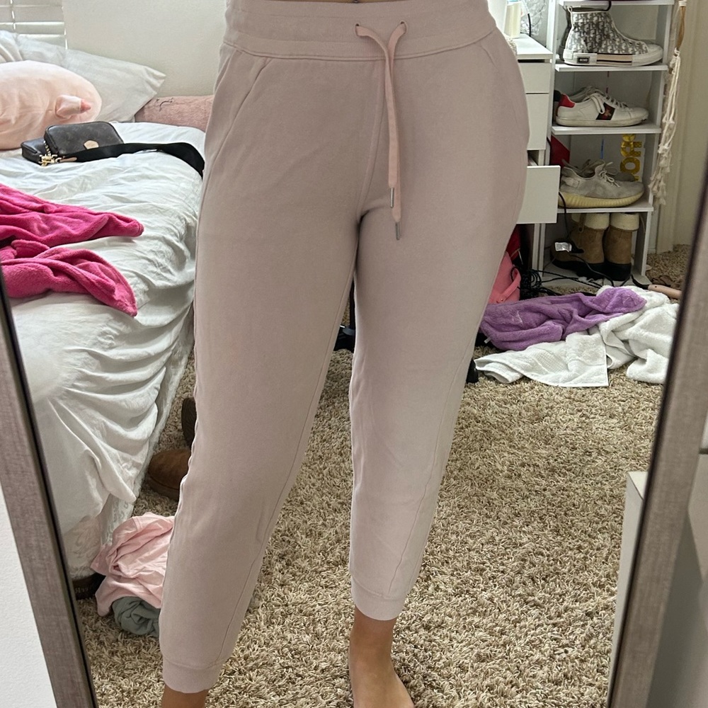 Light pink size 6 lululemon scuba sweet pants!